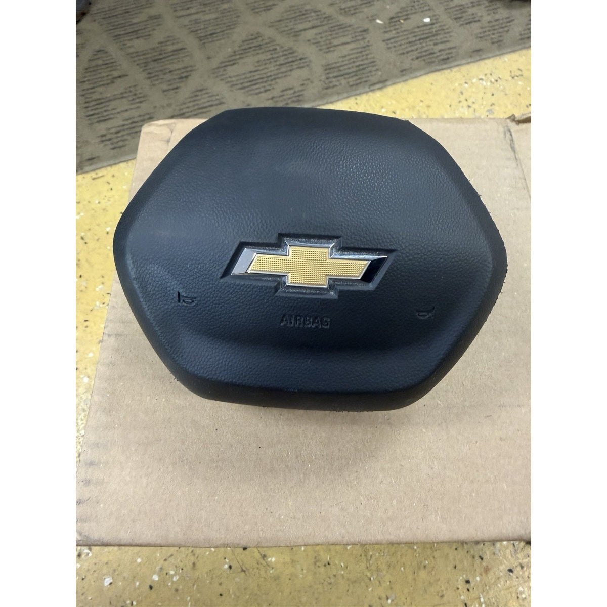 2025-2027 CHEVROLET TAHOE SUBURBAN DRIVER WHEEL AIRBAG (W/1 PLUG) BLACK OEM #B13