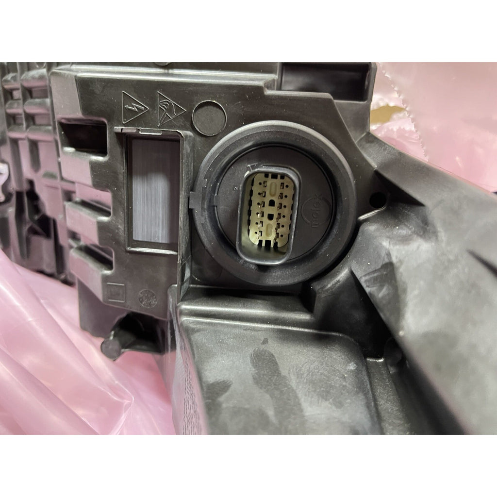 2016-2018 Cadillac CT6 RH Passenger w/Intelli-Beam Headlight OEM New 84710898