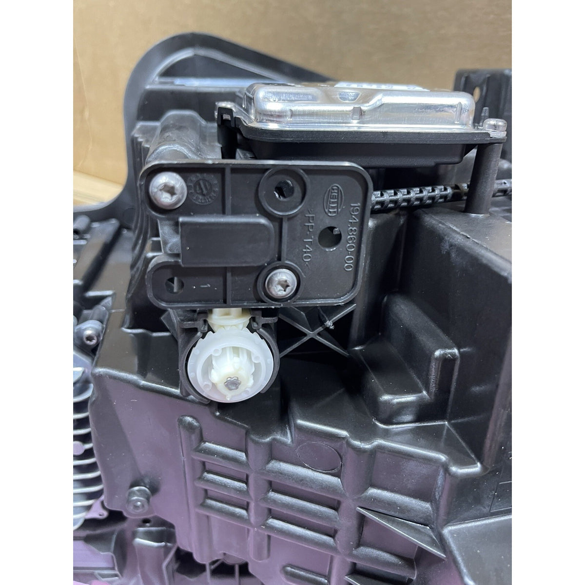 2016-2018 Cadillac CT6 RH Passenger w/Intelli-Beam Headlight OEM New 84710898