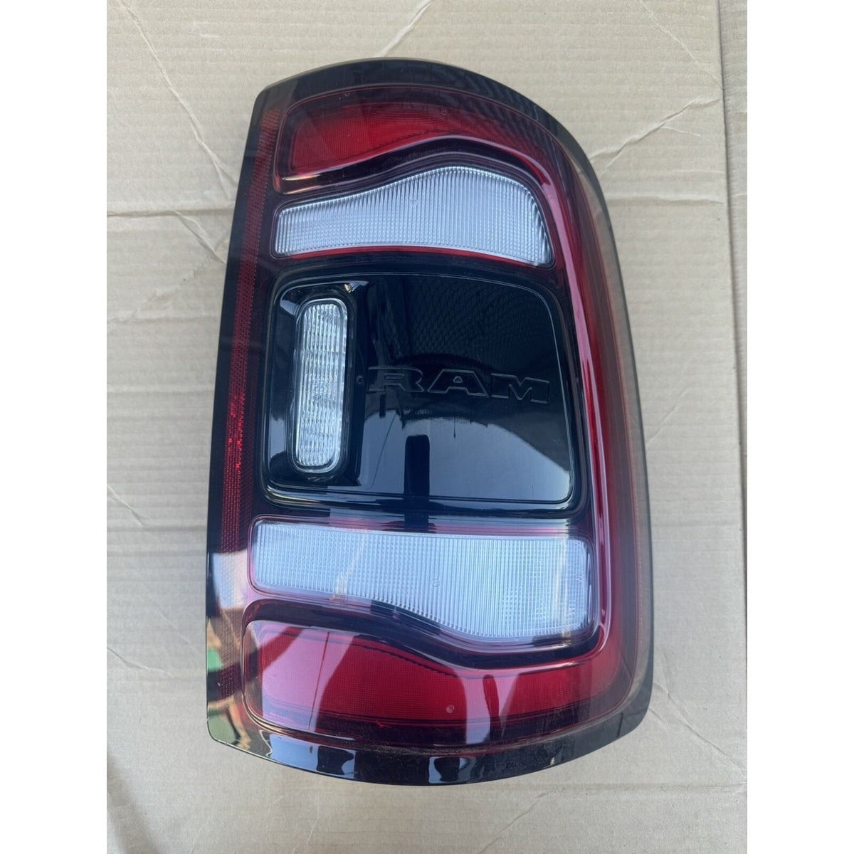 2019-2024 Dodge Ram 2500 3500 RH Passenger Tail Lamp w/ Blind Spot OEM NEW 68639090AB