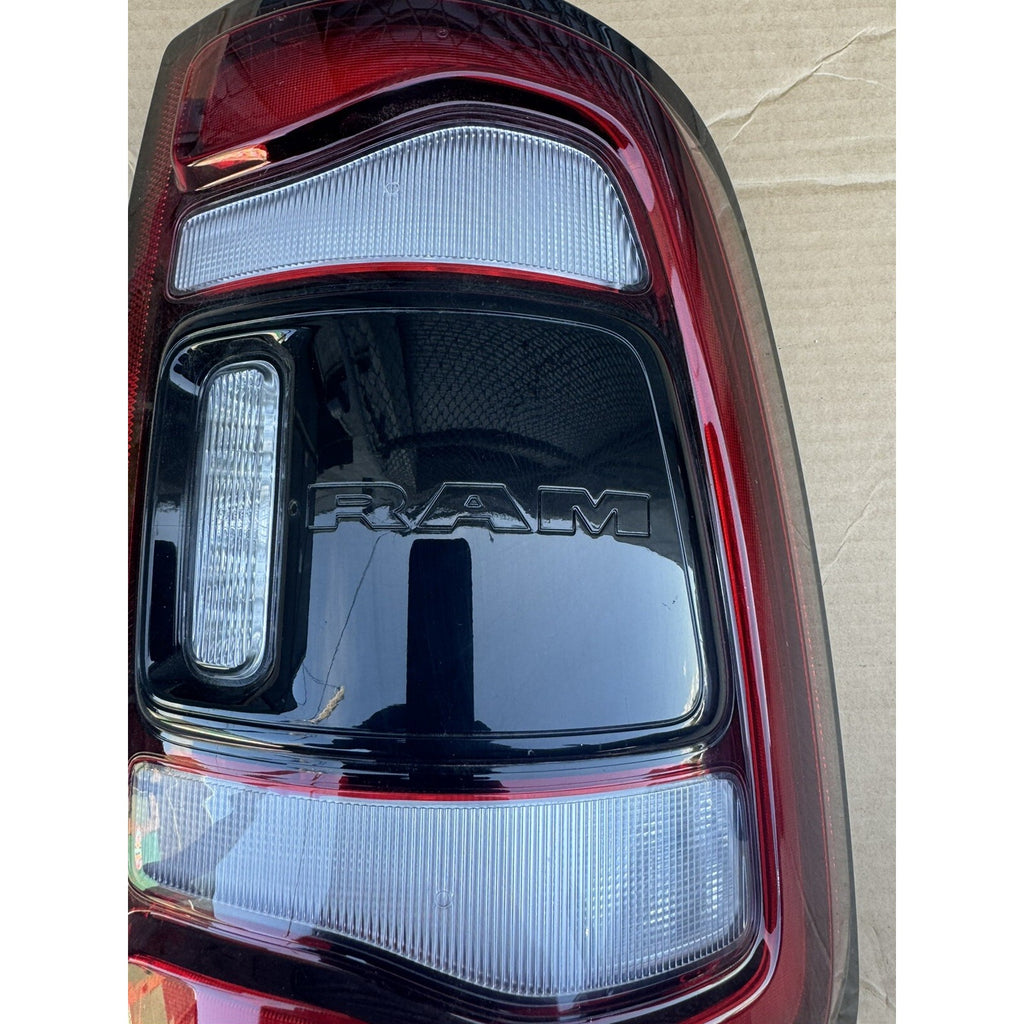 2019-2024 Dodge Ram 2500 3500 RH Passenger Tail Lamp w/ Blind Spot OEM NEW 68639090AB