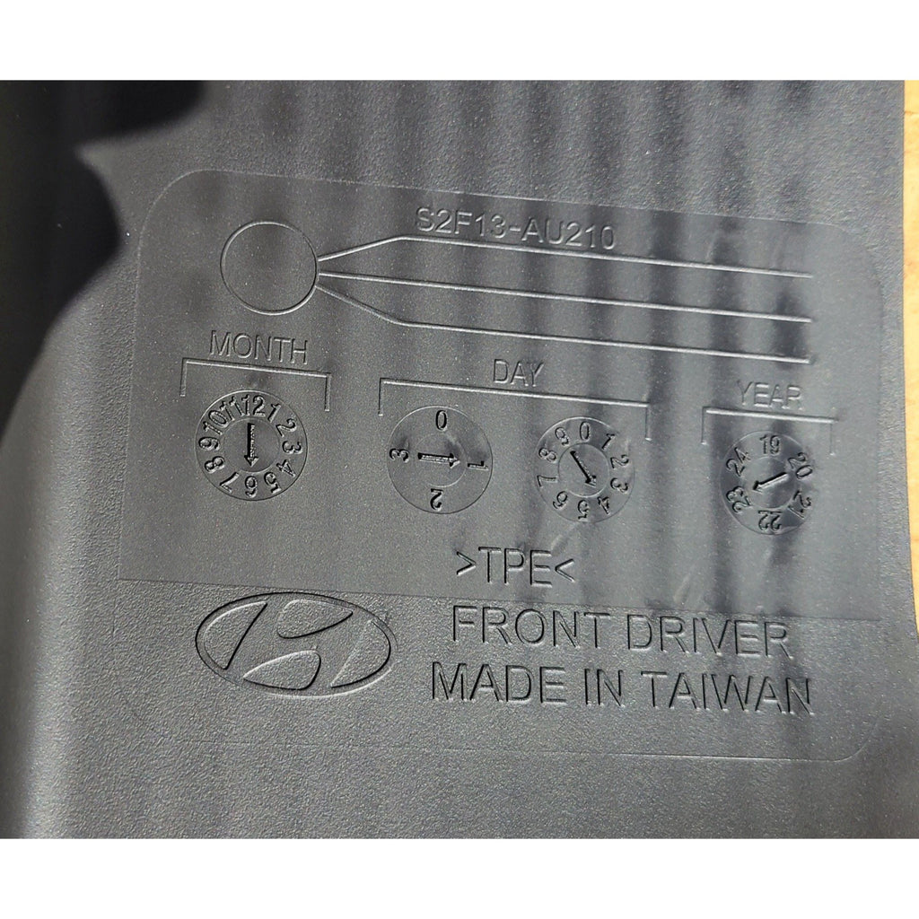 Hyundai Santa Fe OEM all-season fitted floor liner set S2F13-AU200 — photo 8