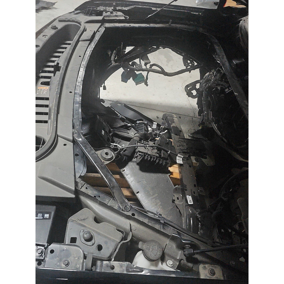 Cadillac Escalade and Escalade ESV Sport front clip take-off assembly, photo 3