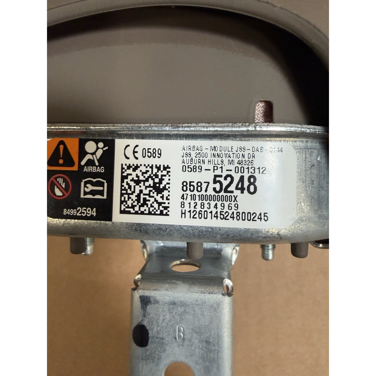 2023-2027 GMC Canyon Driver Wheel Airbag 1 Plug OEM 86297961