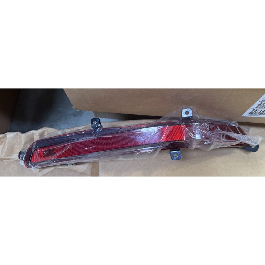 2020 - 2025 Cadillac XT6 Rear Bumper Signal Passenger Right RH OEM NEW 84776400