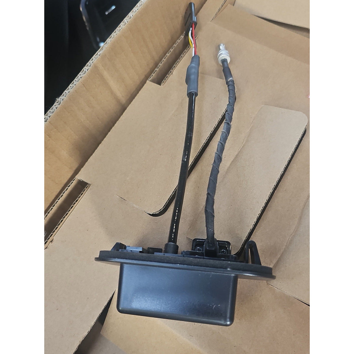 2016 - 2018 CADILLAC CT6 TRUNK REAR VIEW PARKING BACK UP DOUBLE CAMERA OEM NEW