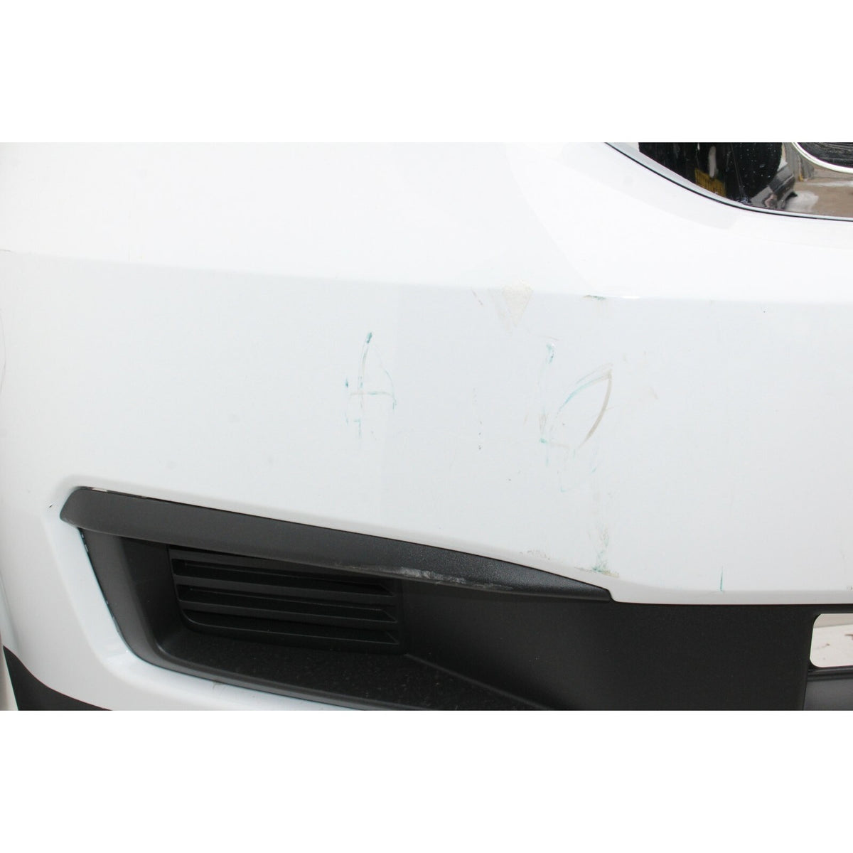 2015-2020 Chevy Tahoe Suburban Front Bumper ASM W/Tow Summit White OEM