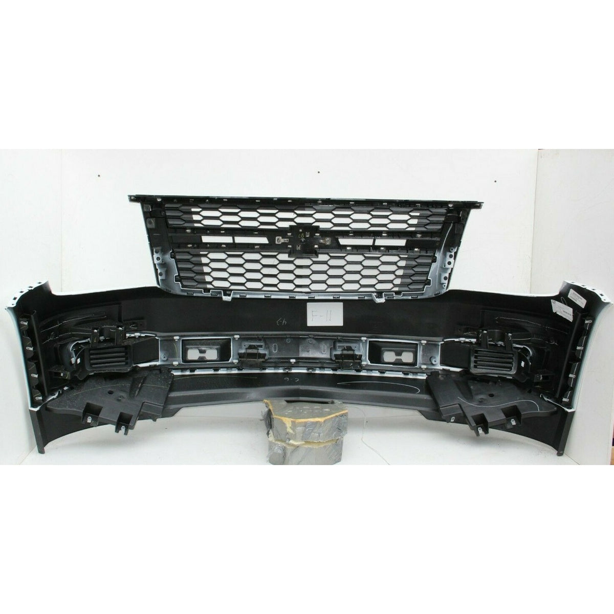 2015-2020 Chevy Tahoe Suburban Front Bumper ASM W/Tow Summit White OEM