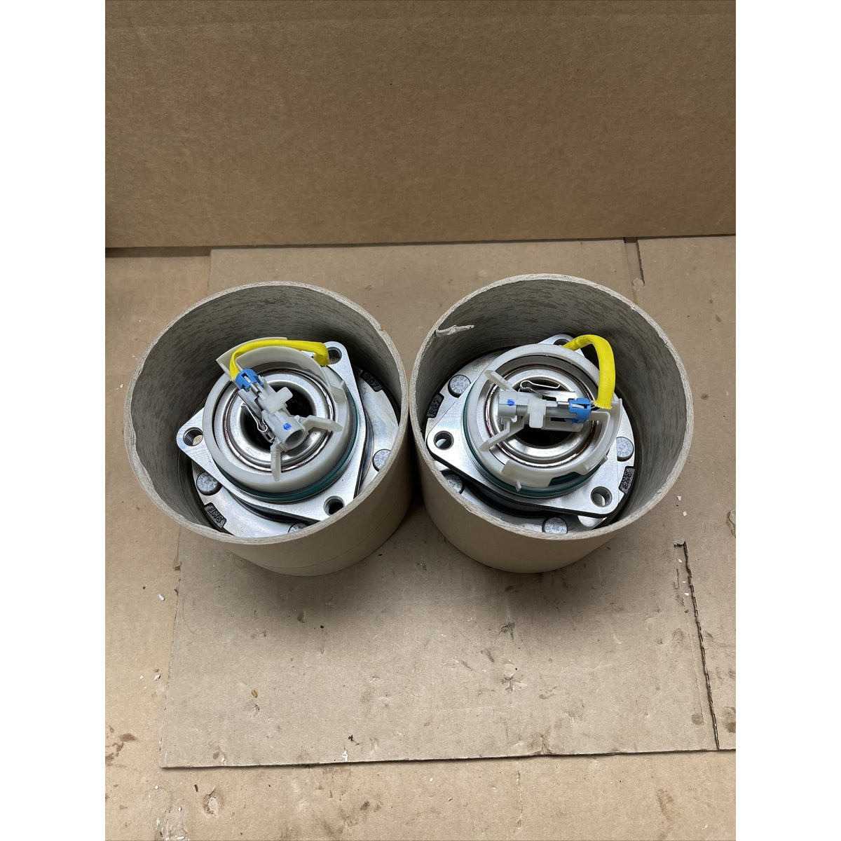 2009-2013 Chevrolet Corvette / 2009 Cadillac XLR Hub Bearing Pair NEW OEM 19421349