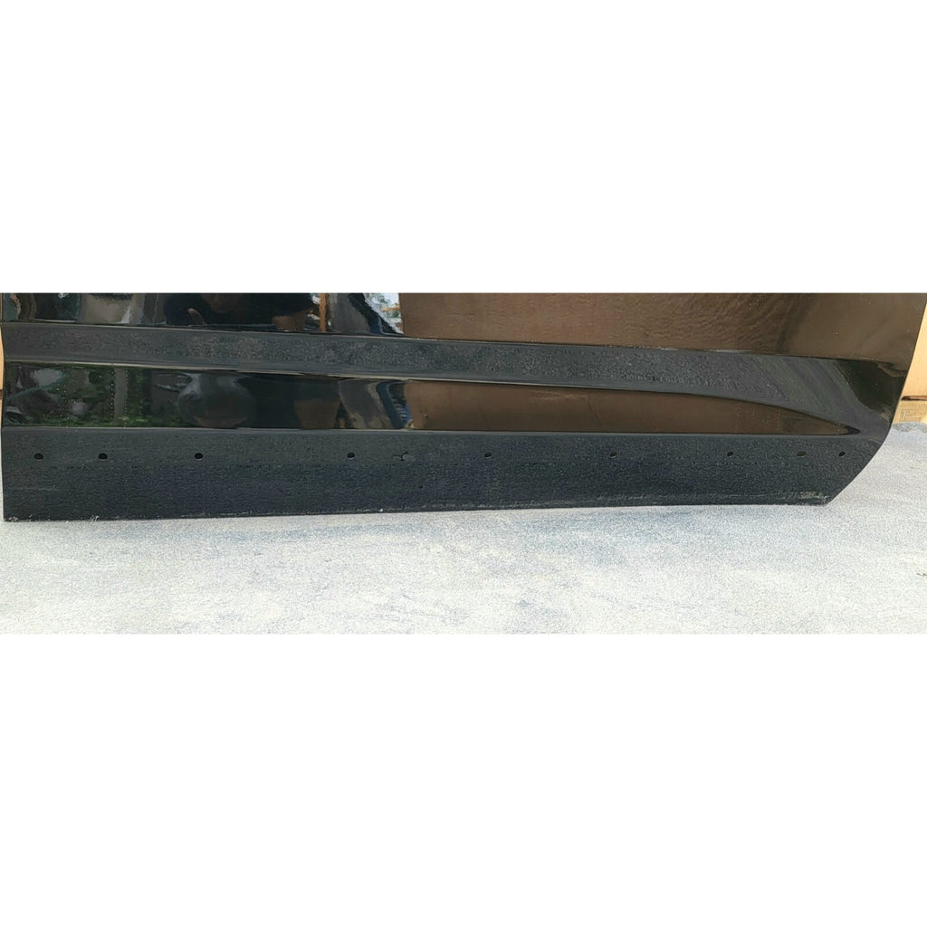 2021-2024 GMC Yukon Yukon XL Front Right Door Shell With Body Side Molding 85841904 OEM Take-Off