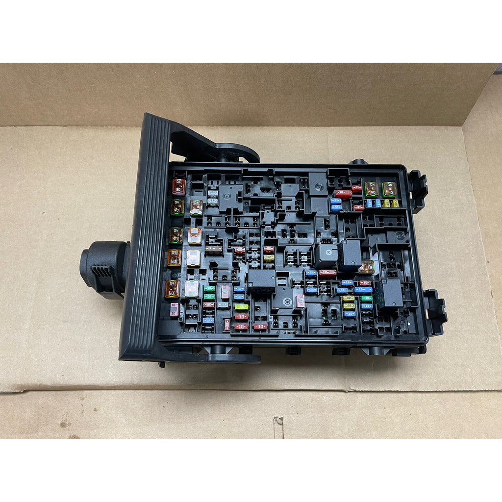 GM Fuse Box Junction Block 2015-2020 Escalade Tahoe Yukon NEW OEM 22773484