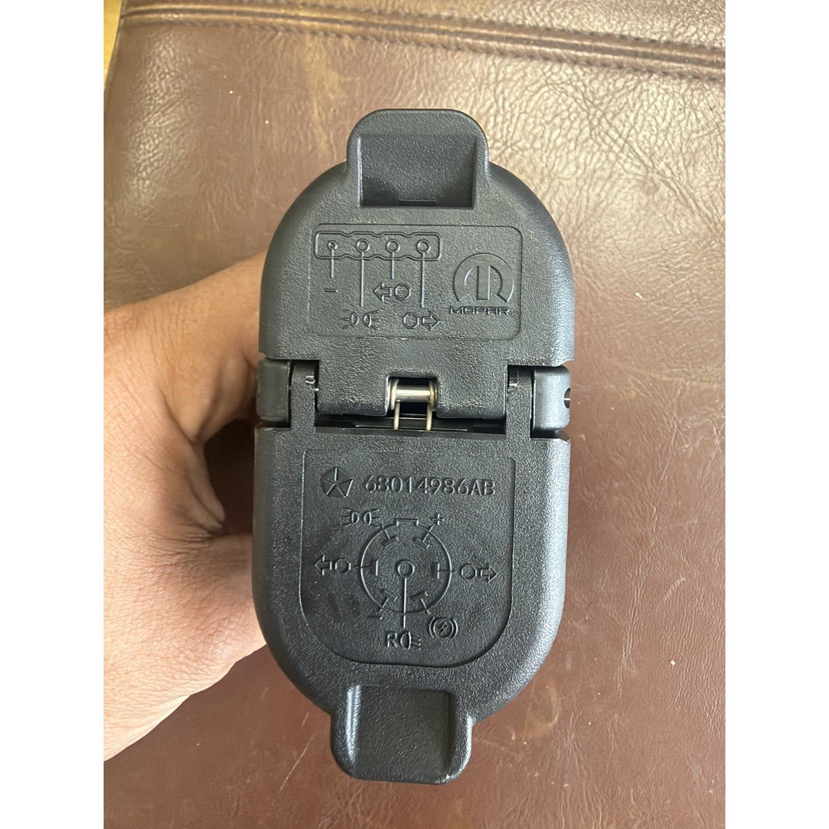 Trailer Tow Connector 7-Way & 4-Way | Mopar 68573359AA | Jeep Gladiator / Ram 1500 / 2500 / 3500
