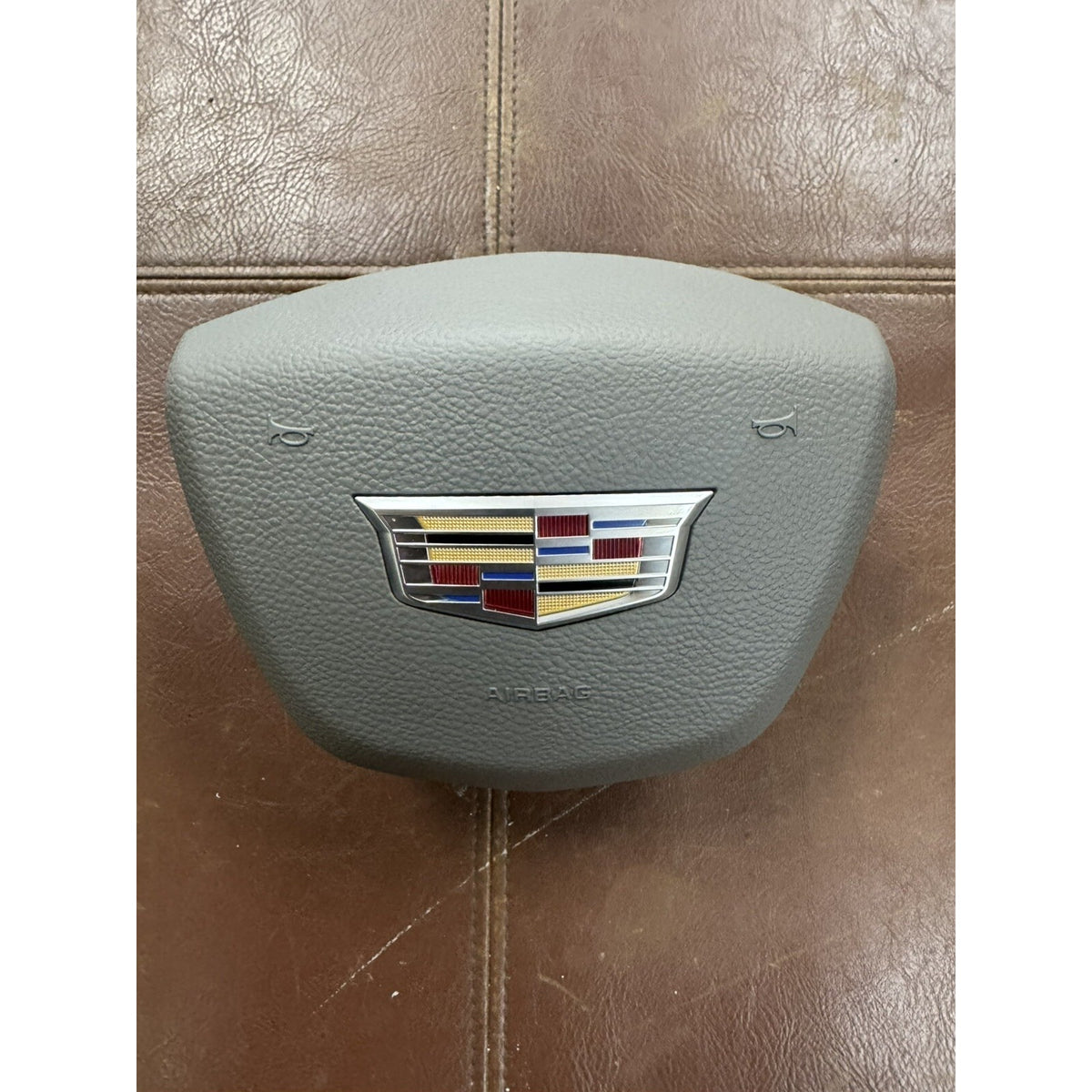 2017-2023 Cadillac XT5 Driver Wheel Airbag Titanium Gray OEM NEW 84090546