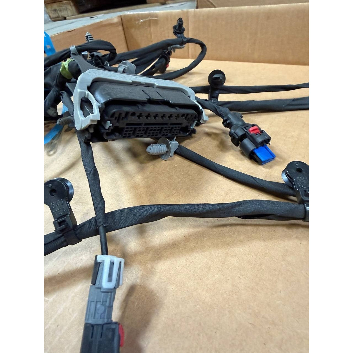 2023-2024 Yukon Sierra Tahoe Escalade Front Bumper Genuine GM Harness 85591101 NEW