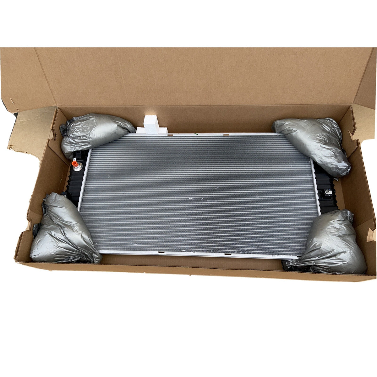 2019-2026 Chevy Silverado & GMC Sierra 1500 5.3L 6.2L Engine Radiator OEM NEW 85575814
